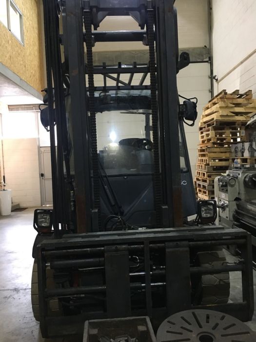 Empilhador LINDE 6Ton.