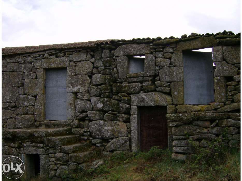 vende-se casas em aldeia antiga de murça