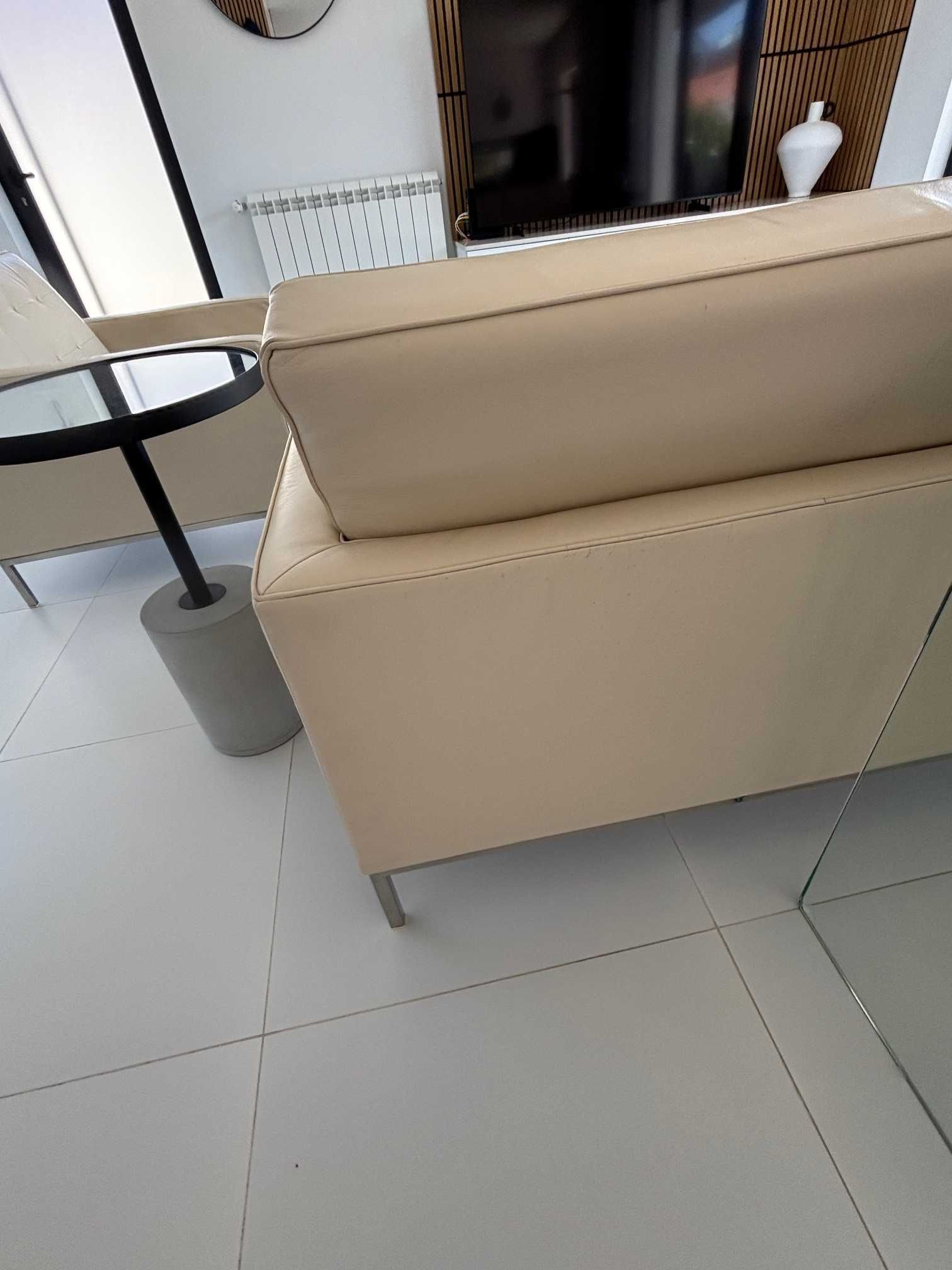 Sofá em pele com poltrona da IKEA. Usado, 230 cm