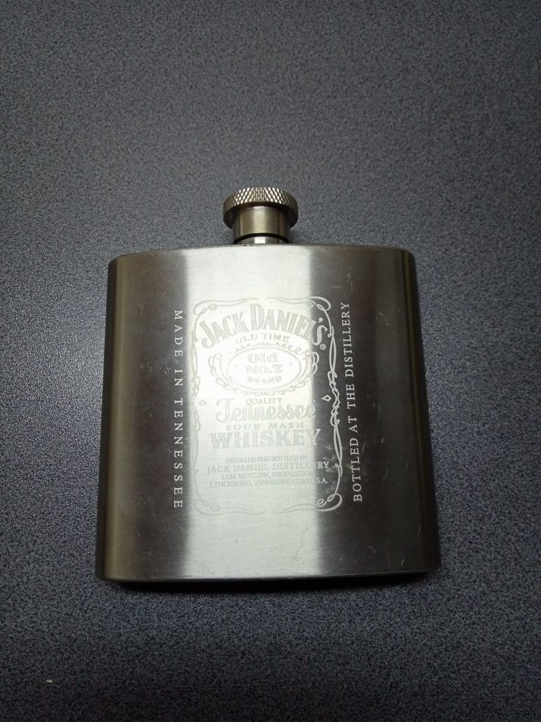 Piersiówka Jack Daniels Distillery, Lynchburg, Tennessee, 6 Oz