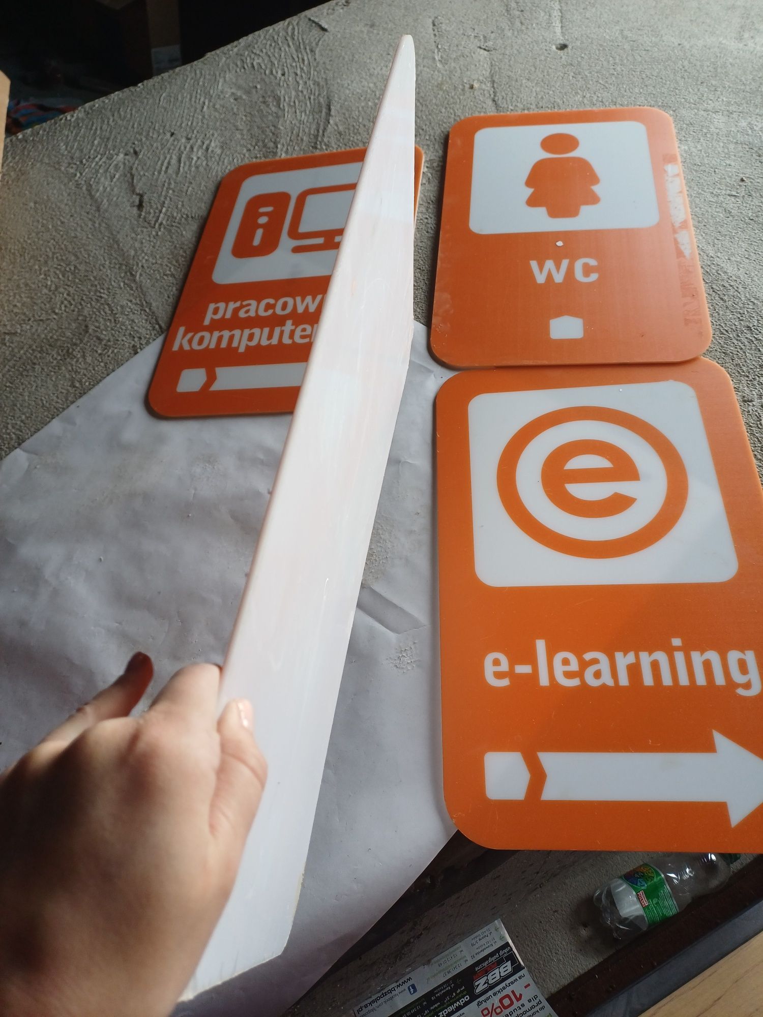 Odblaskowe tablice wc, pracownia komputerowa, plastikowe grube tworzyw