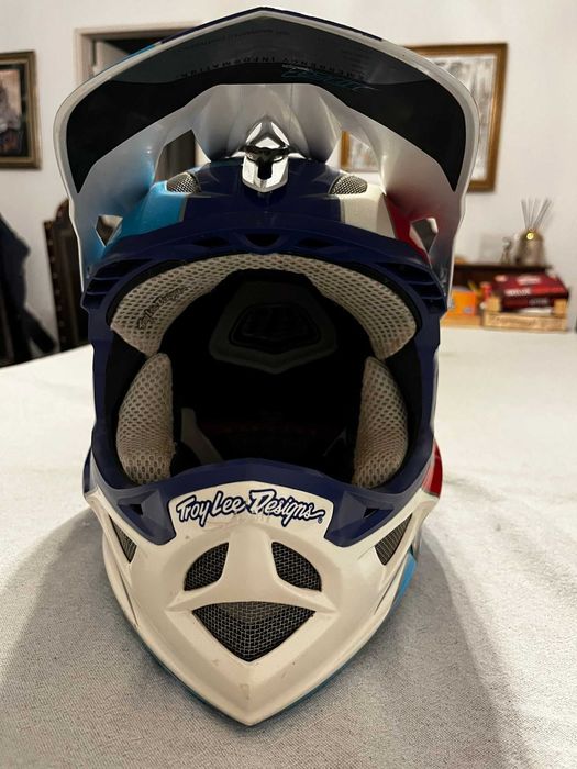 Capacete Troy Lee Designs D2 Composite XS – Bom Estado
