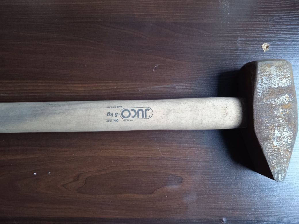 Sprzedam nowy młot 5kg