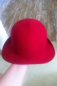 Стильная эффектная красная алая фетровая шляпа laura ashley оригинал