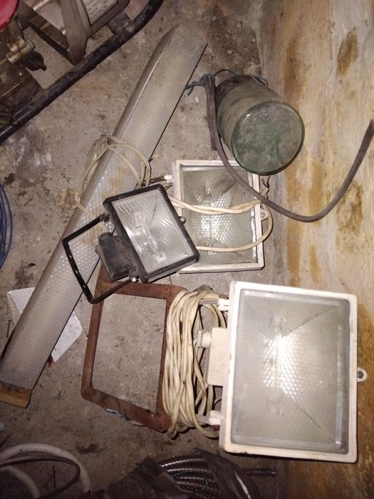 Продам різні ліхтарі,прожектори