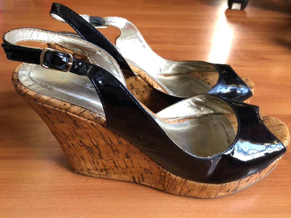 Sandálias de salto alto