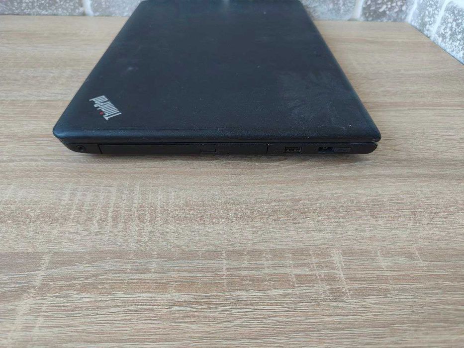 Ноут Lenovo 15,6" i7 6Gen 16gb ram AMD 2gb SSD АКБ ThinkPad E560