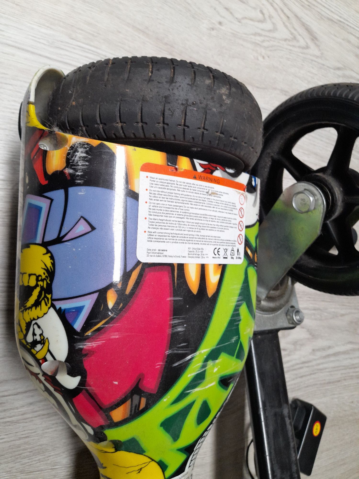 Hoverboard sem garantia com marcas de uso em estado  bom/satisfatório
