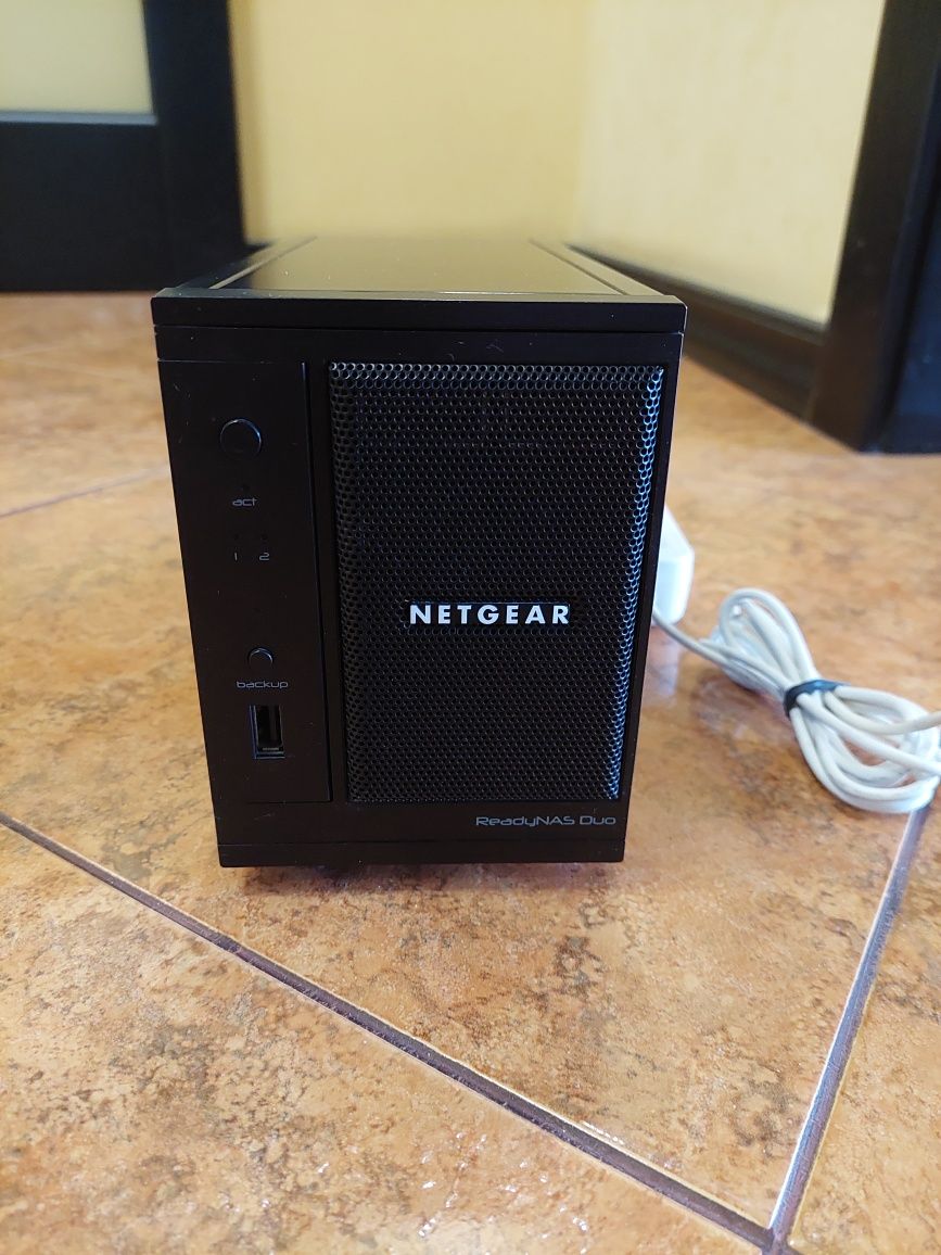 Сетевое хранилище Netgear ReadyNAS DUO v2