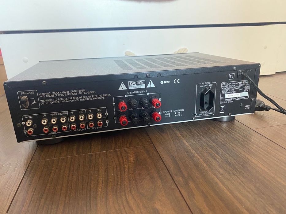 Інтегрований стереопідсилювач Denon PMA-500AE.