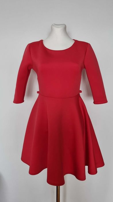 Sukienka rozkloszowana Czerwona z Pianki neoprenowej z koła M