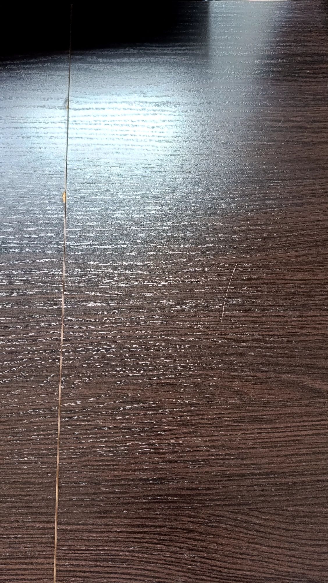 Stół z krzesłami do salonu