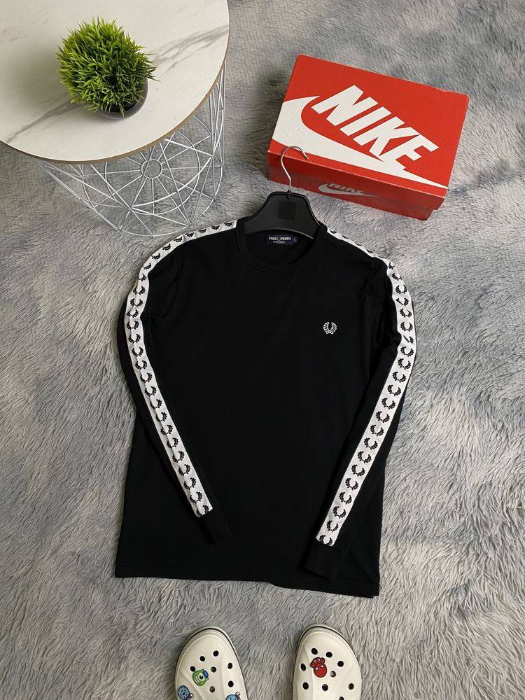 Продам мужской логслив на лампасах чорный Fred Perry