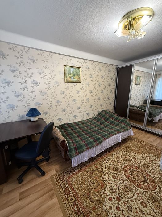 Продам 2 кімн. квартиру в Украінці.