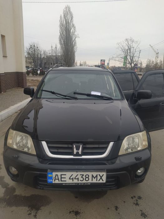 продам в хорошем состоянии Honda CRV ту что на фото