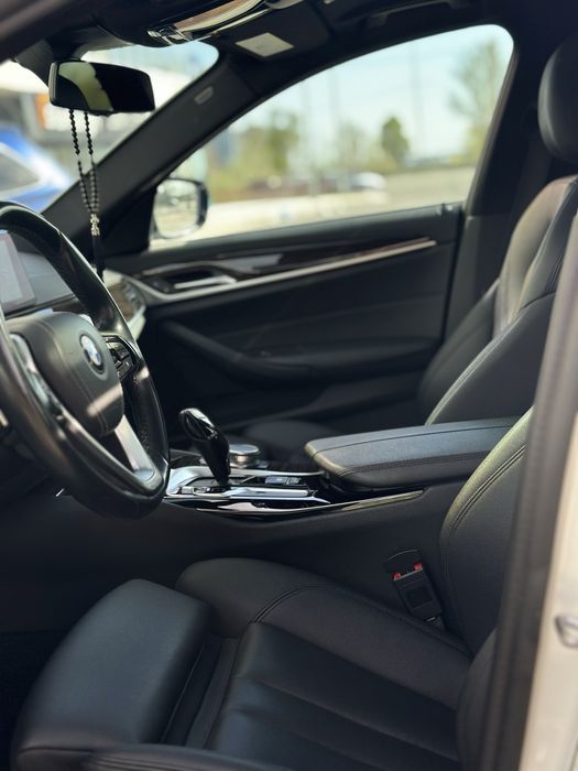 Продам BMW G30 530e 2018