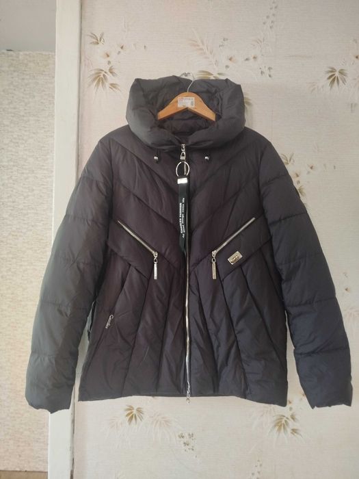 Зимовий пуховик в гарному стані