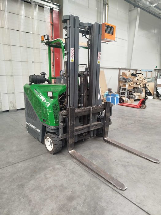 Wózek spalinowy wielokierunkowy COMBILIFT C3000CB