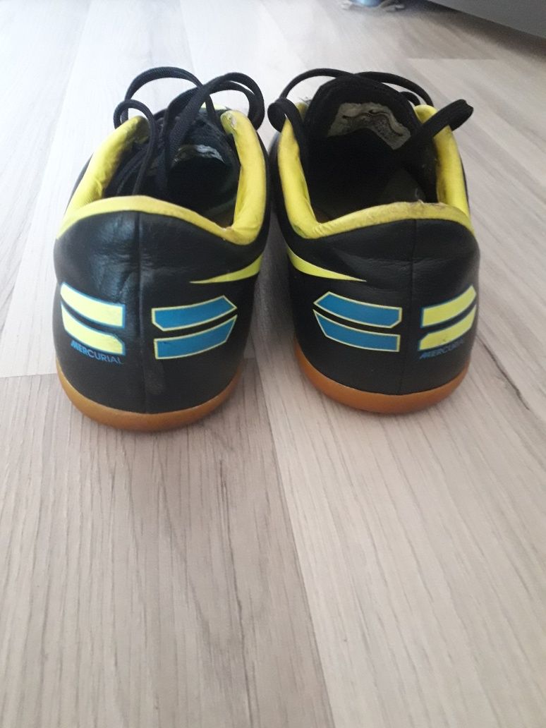 Buty sportowe piłkarskie halówki piłka nożna  Nike Mercurial roz. 33,5