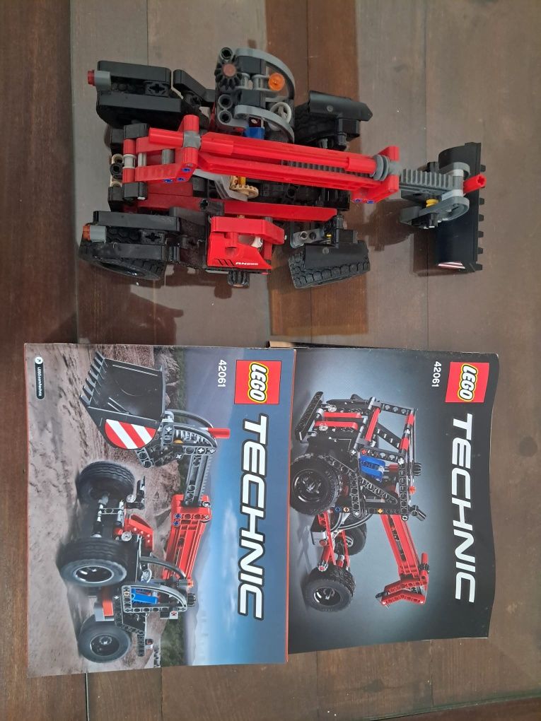 LEGO TECHNIC 42061 Telehandler