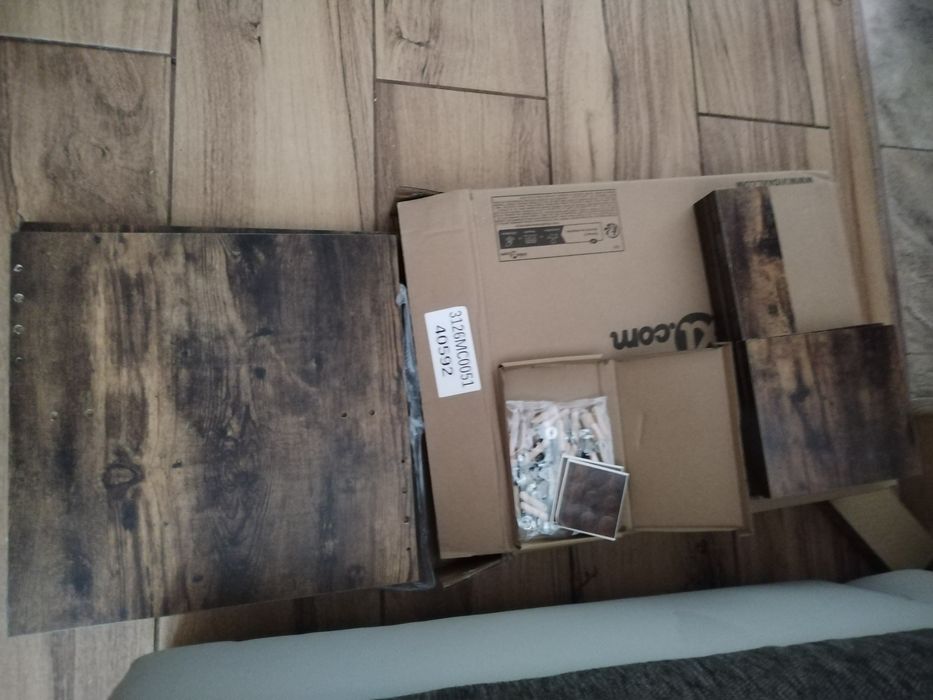 Stolik 40cm x40 cm  brązowy że słojami drzewnymi, hnowy