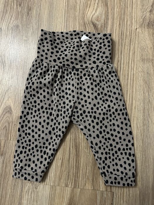 Spodnie niemowlęce w panterkę 62