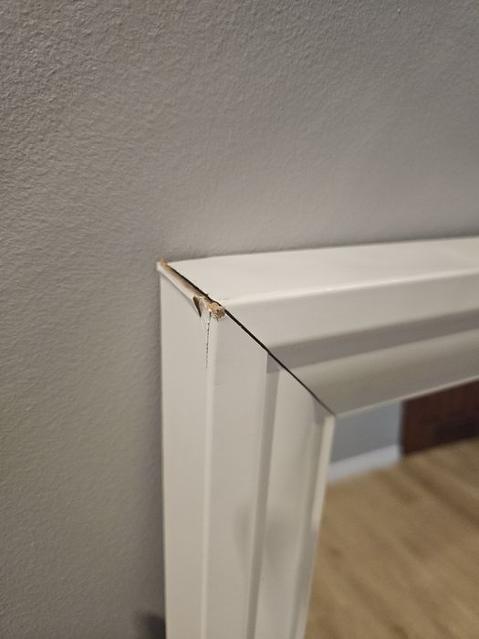 Lustro w białej ramie IKEA toftbyn