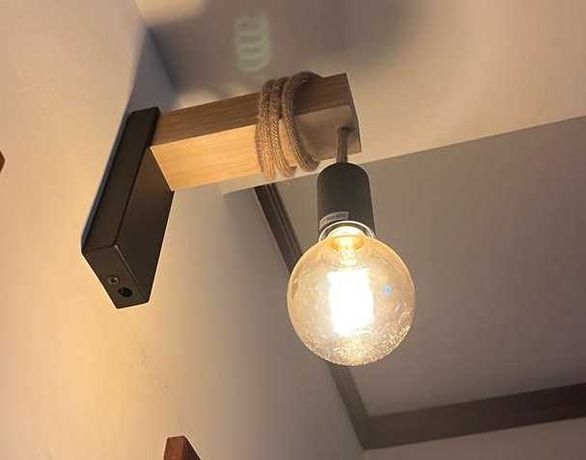Cadeeiro suspenso parede + lâmpada LED - Novo