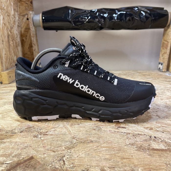 Чоловічі кросівки Нью Беленс Trail Fresh Foam Black White