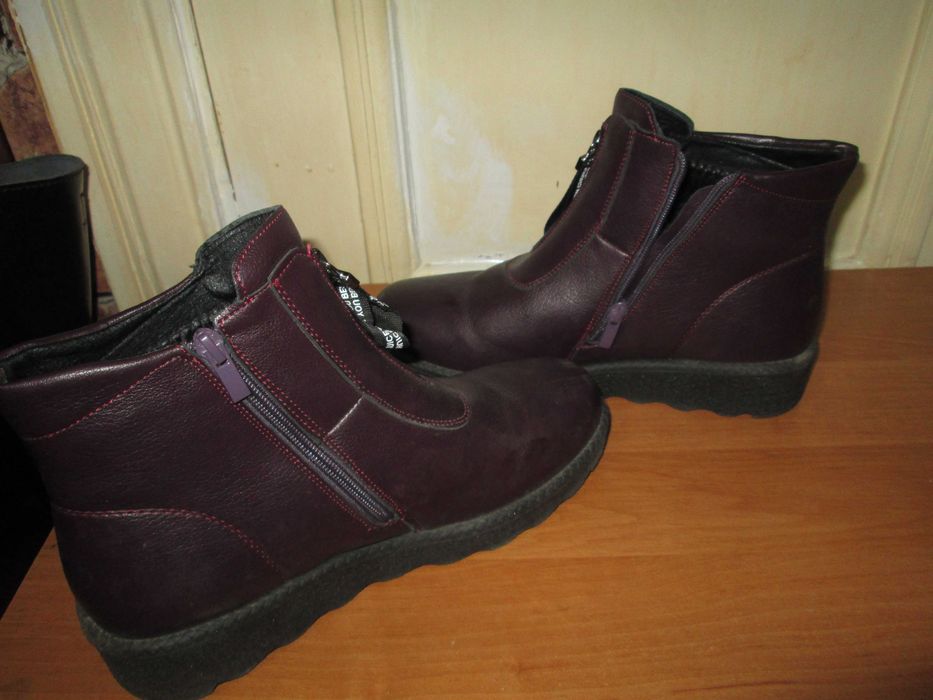 Аккуратненькие фирменные ботиночки натур кожа теплые мех р 40 нов