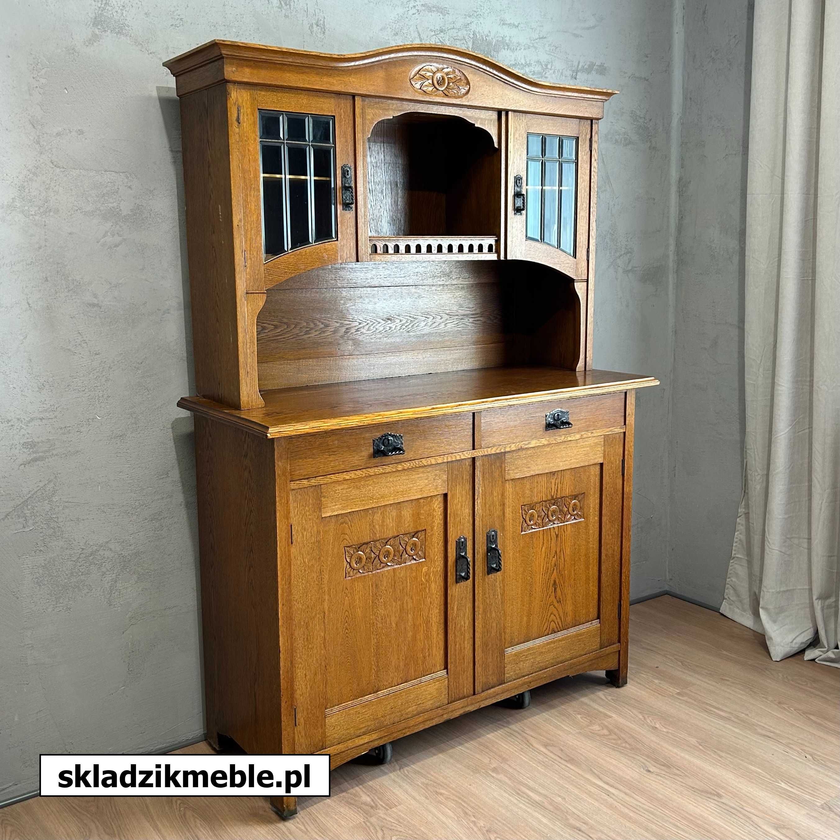 050725 Stylowy kredens dębowy z okresu miedzywojennego