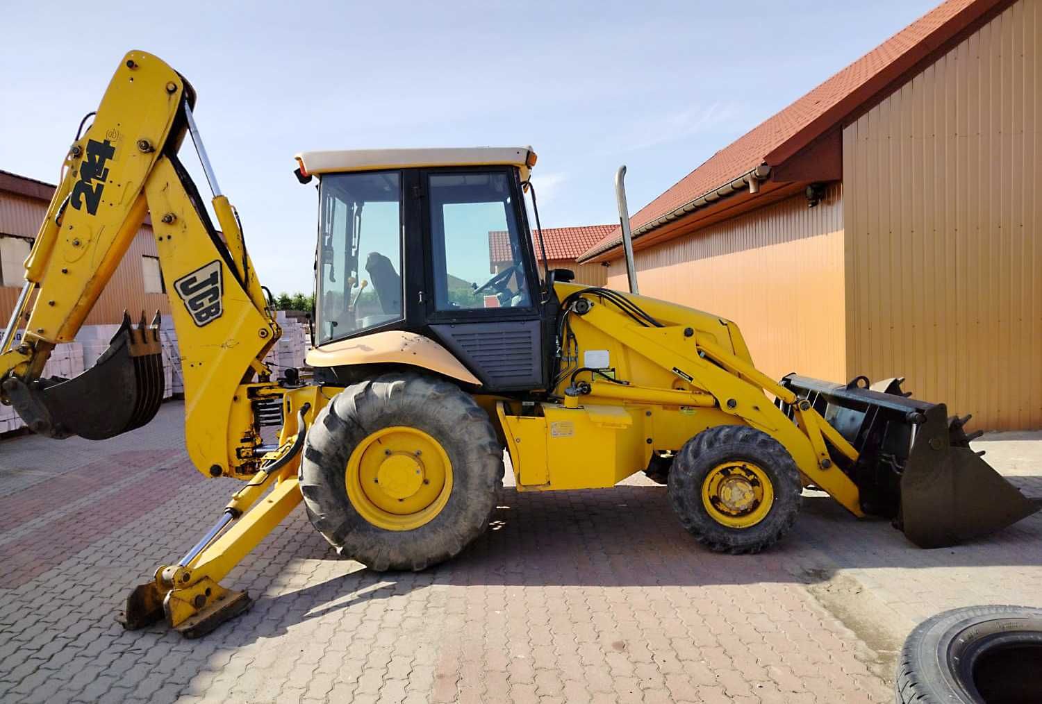 Koparko-ładowarka JCB 214