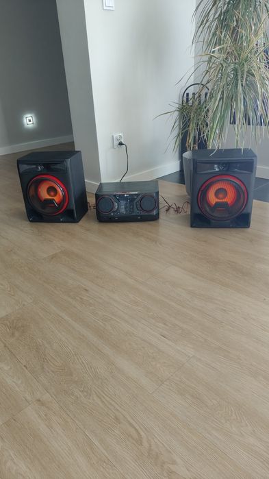 LG xboom 700w stan bdb.