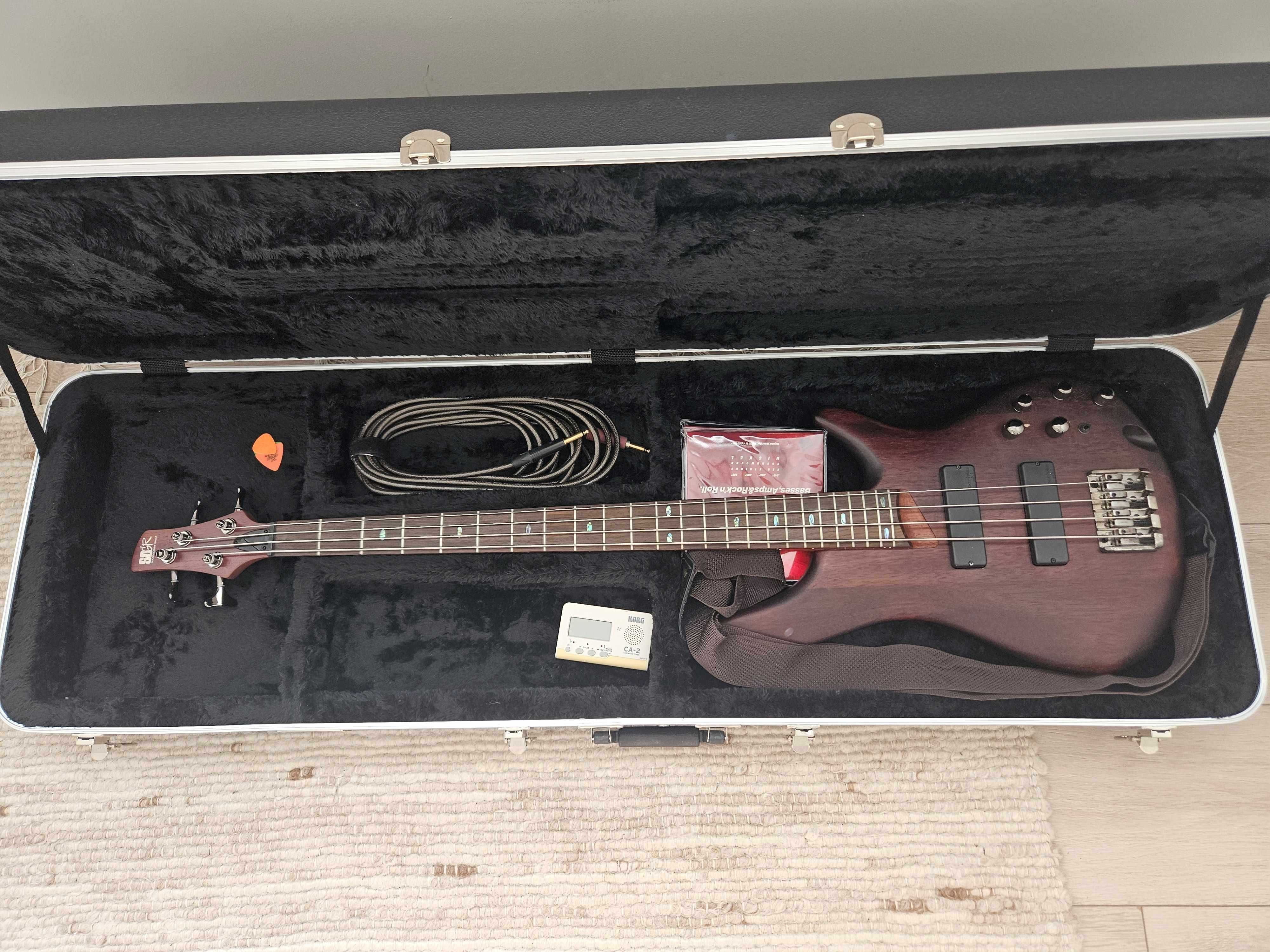 Gitara basowa Ibanez SR500+akcesoria futerał, kabel, metronom, stroik