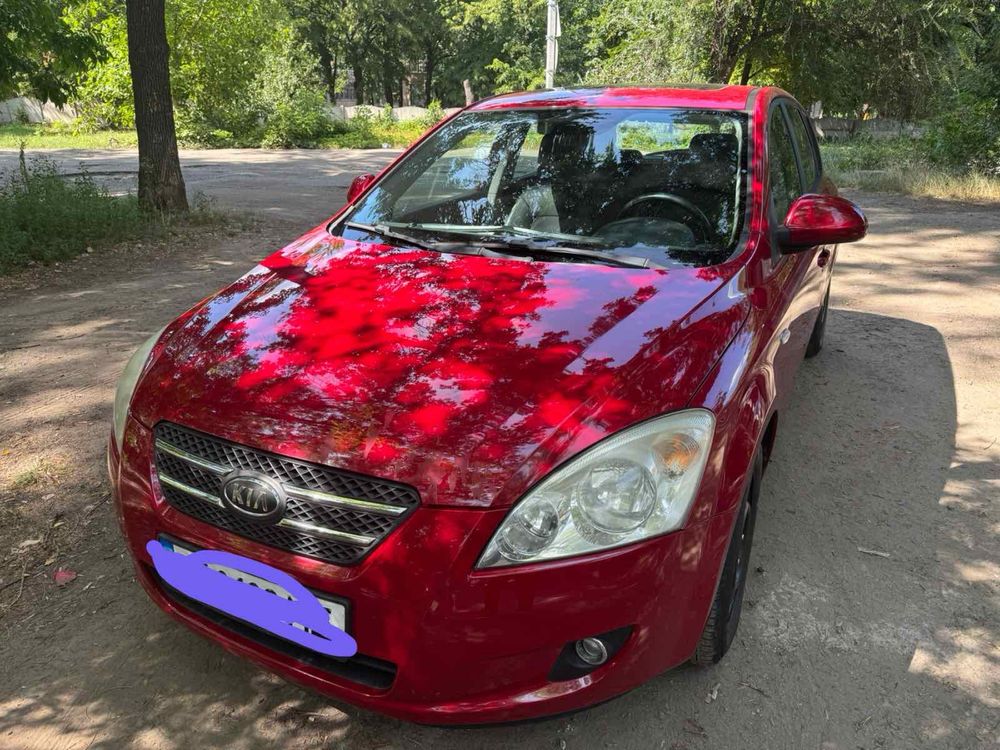 Продам свое авто KIA CEED 2.0