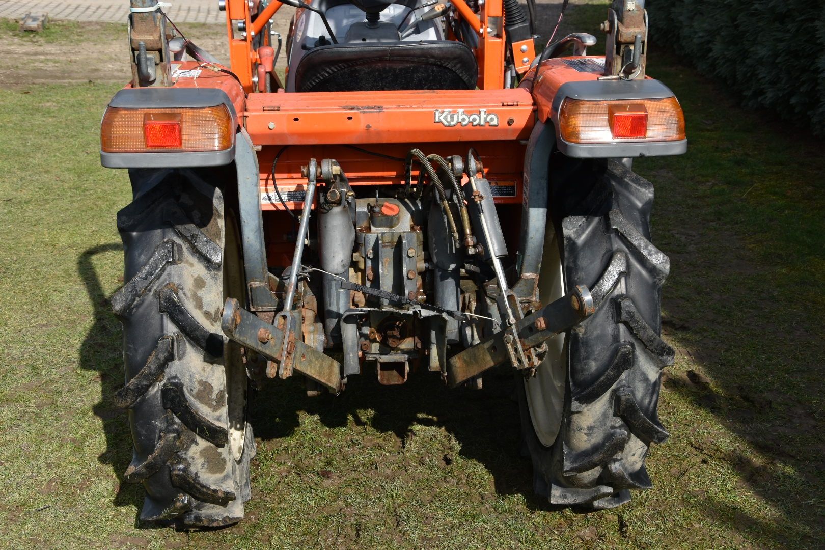 Kubota kl21 japoński traktorek ładowacz czołowy tur glebogryzarka