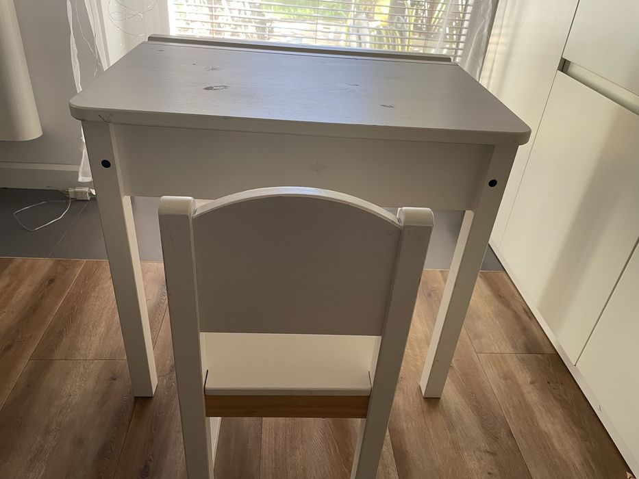 Zestaw stoliczek i krzeselko ikea