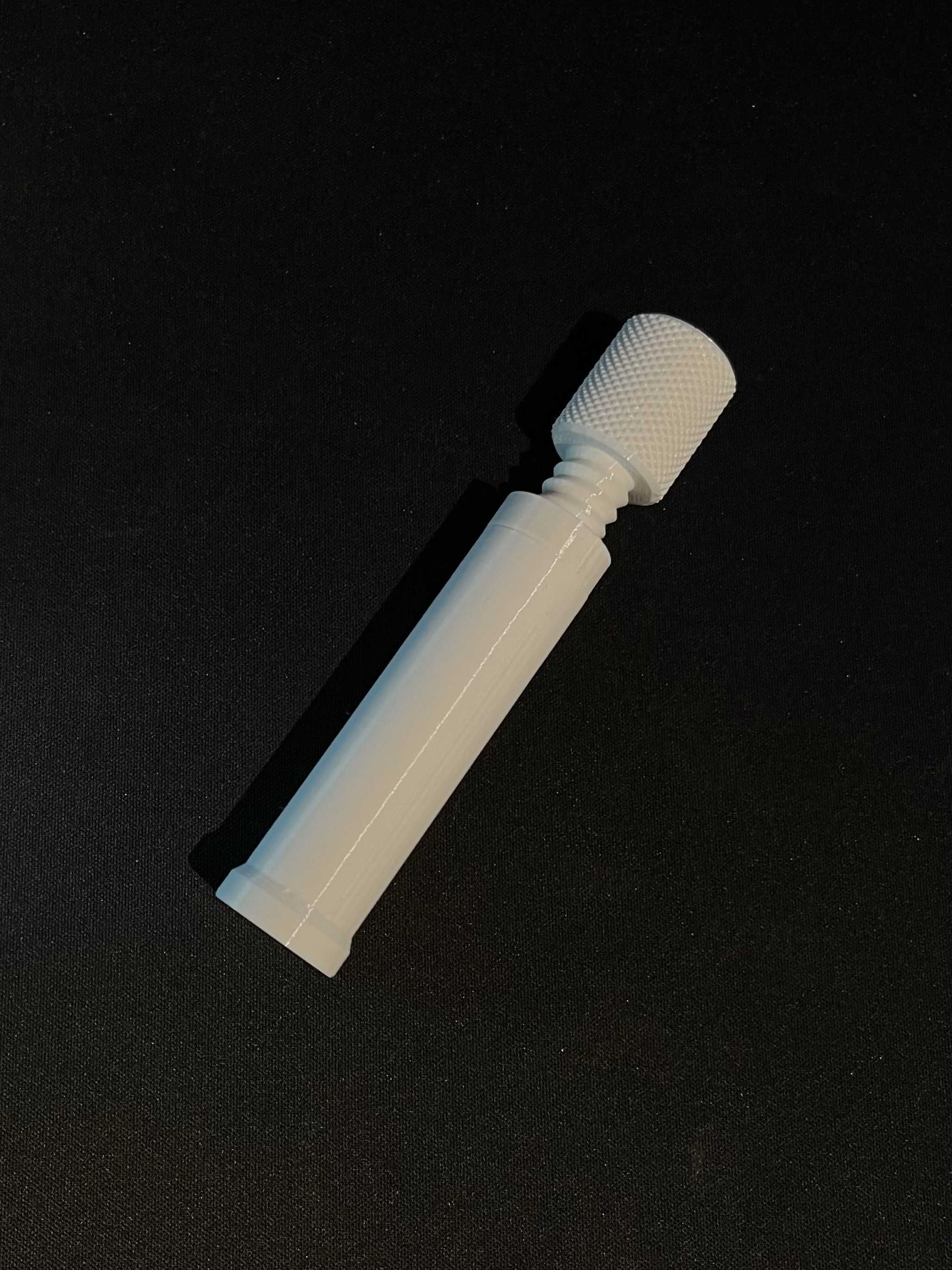 Biała podpora pod GPU