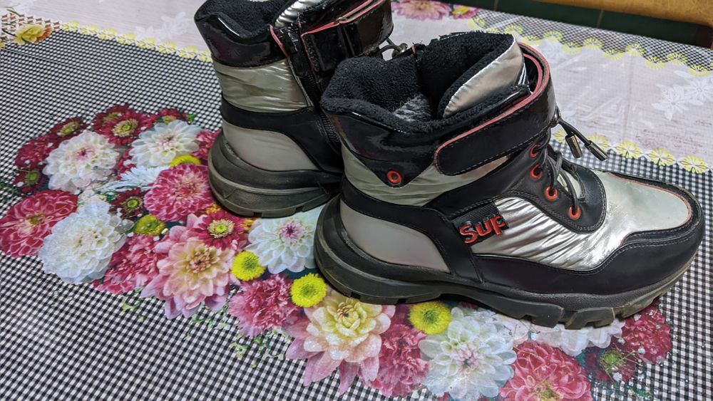 Ботинки под кроссовки зимние -на девочку