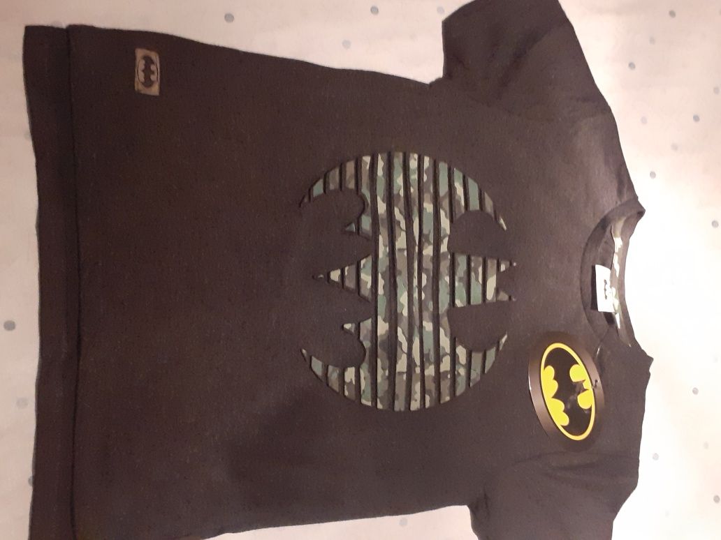 Calções de ganga novos e t shirt batman nova