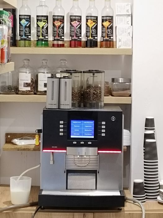 Автоматична кавомашина, продаж або оренда