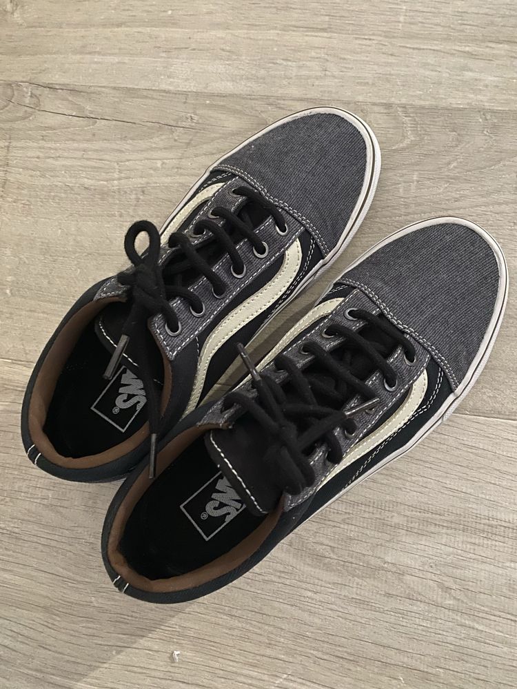 Оригінальні кеди Vans. Old school