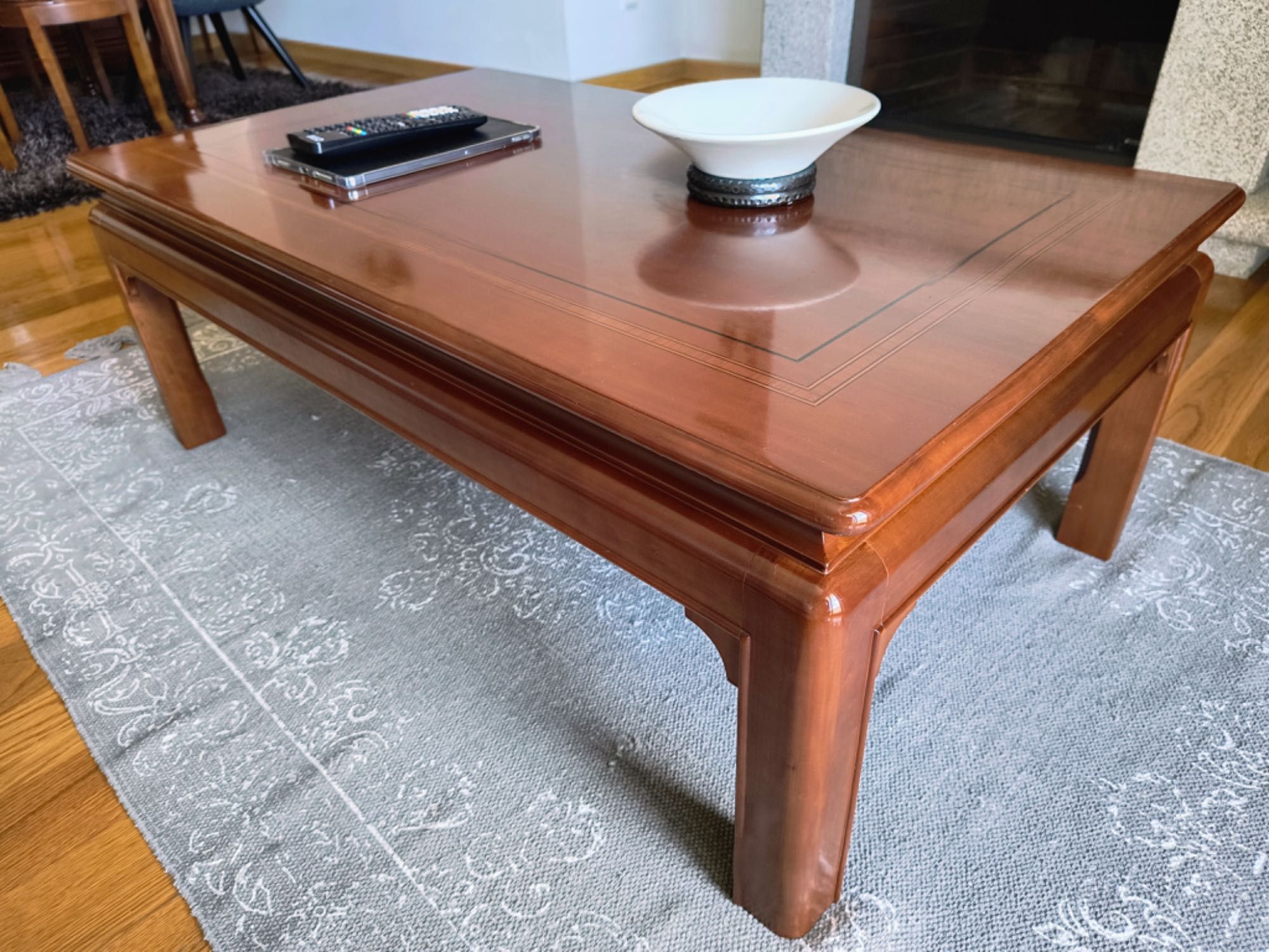 Mesa de Sala em Madeira