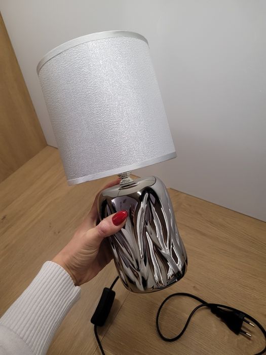 Lampka  nocna srebrna na kabel klosz