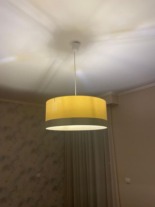 Candeeiro bege largo