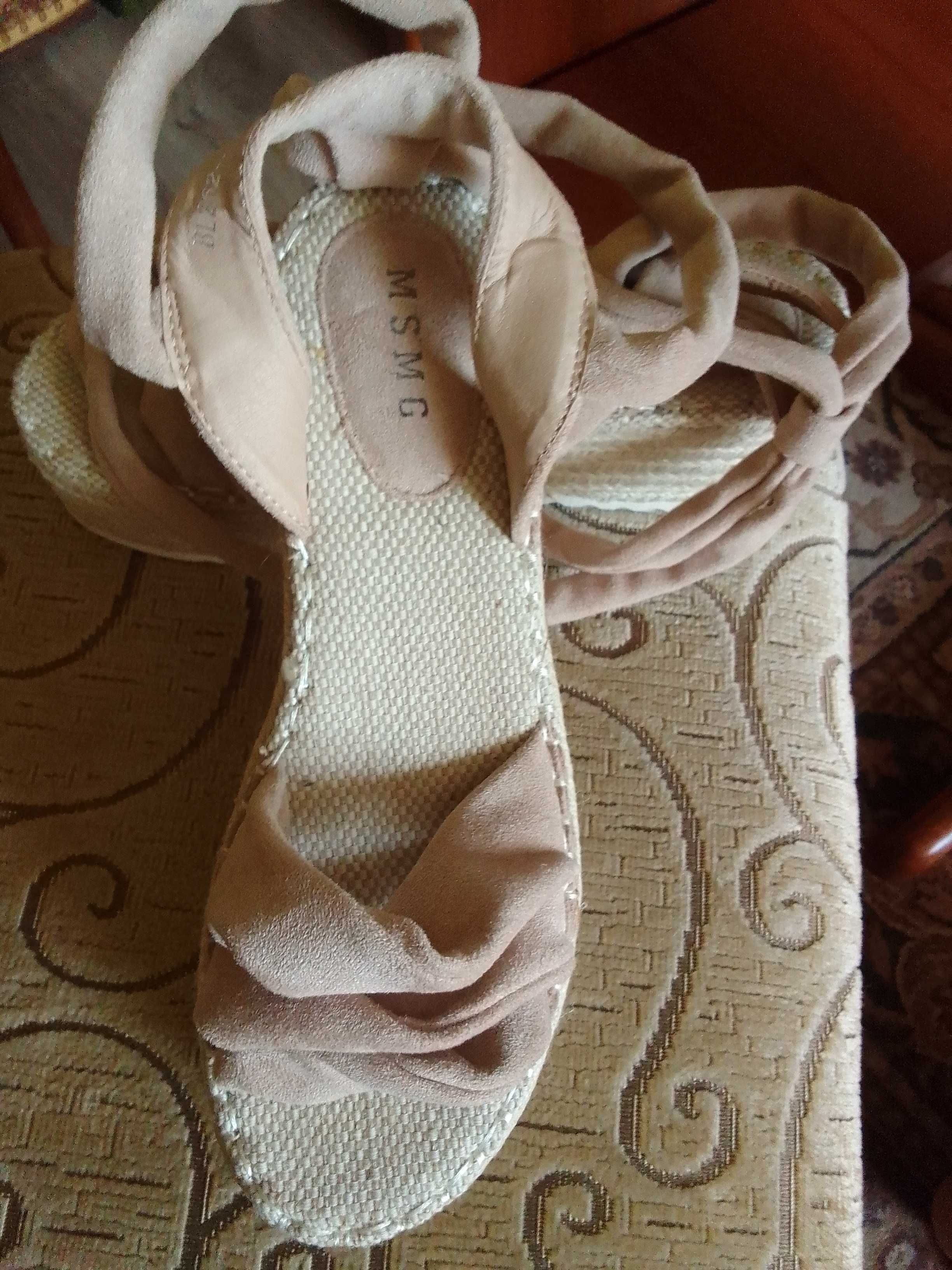 Espadryle na koturnie wiązane rozm.40