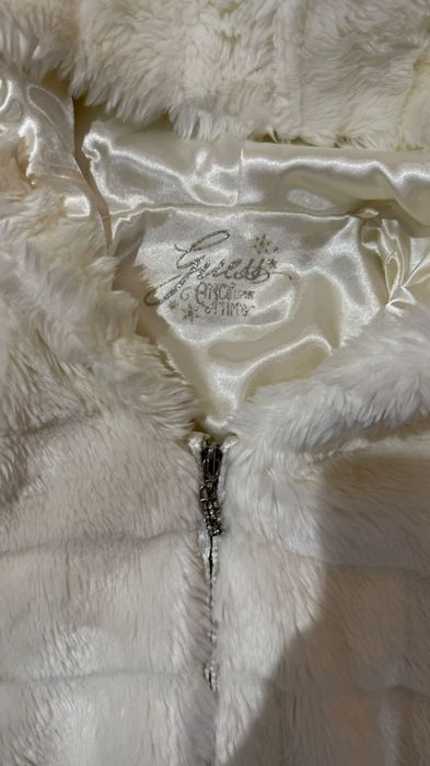 Casaco Guess com pelo