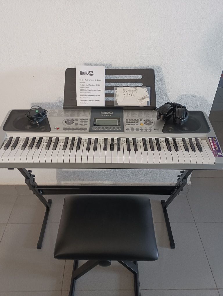 Piano multifunções