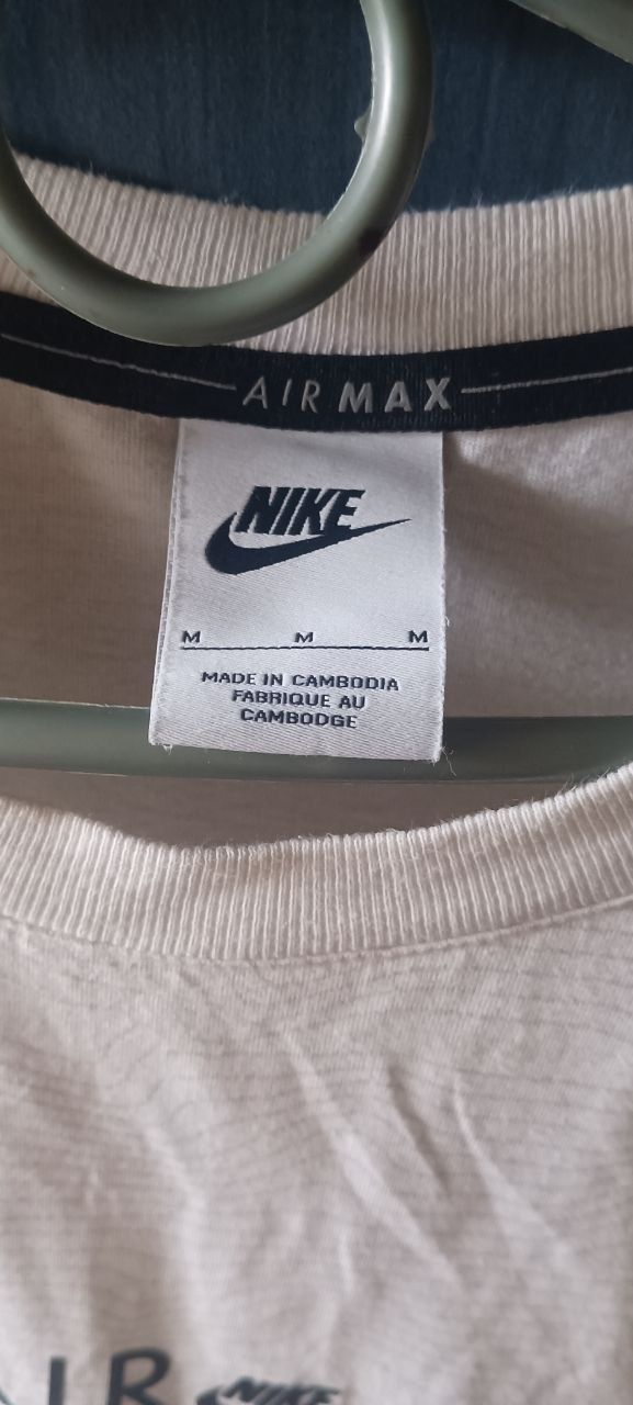 Фудболка Nike ari max