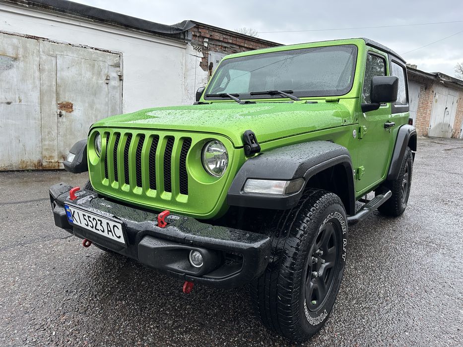 Jeep Wrangler Sport edition в ідеальному стані